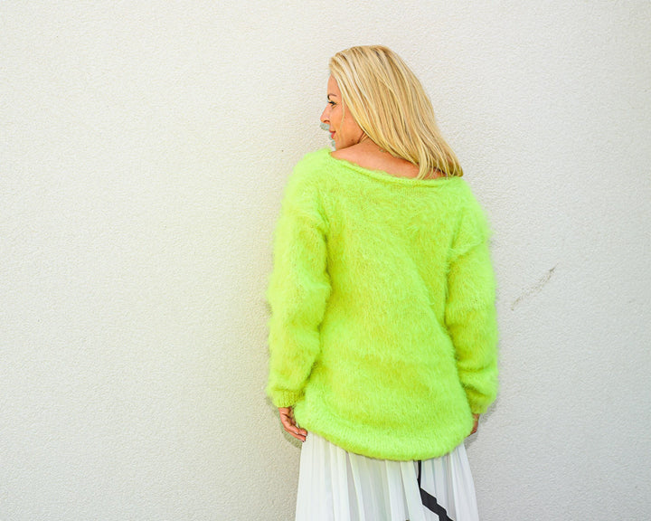 Neon Green Mohair Sweater – Hand-Knitted Fluffy Scratchy Textured Jumper T877