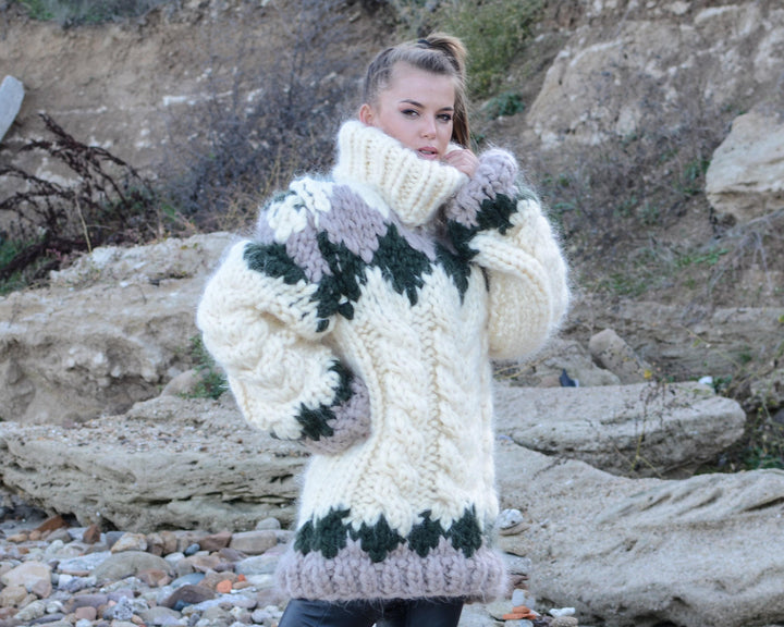 Icelandic Mohair Sweater – 4 kg 15-Strand Hand-Knitted Chunky Nordic Pullover T675