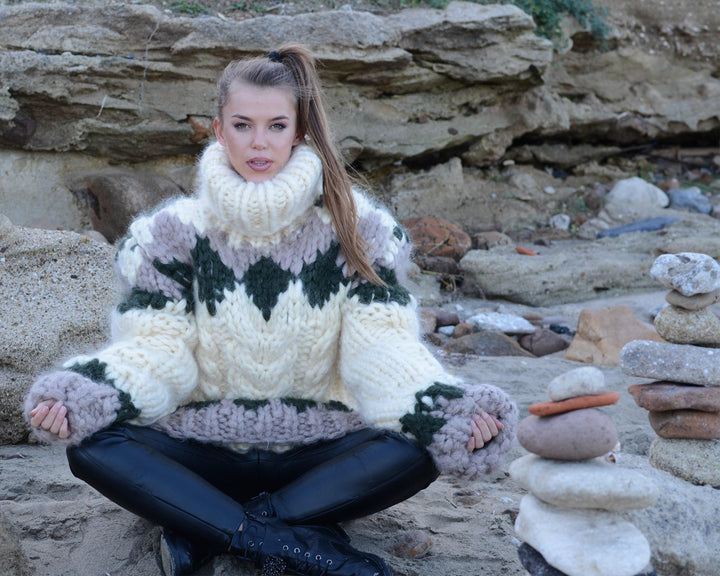 Icelandic Mohair Sweater – 4 kg 15-Strand Hand-Knitted Chunky Nordic Pullover T675