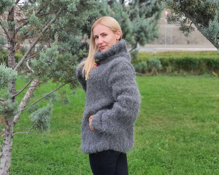 Suri Alpaca Sweater, Hand Knitted Fuzzy Gray Jumper, Not Brushed No Mohair Pullover T925