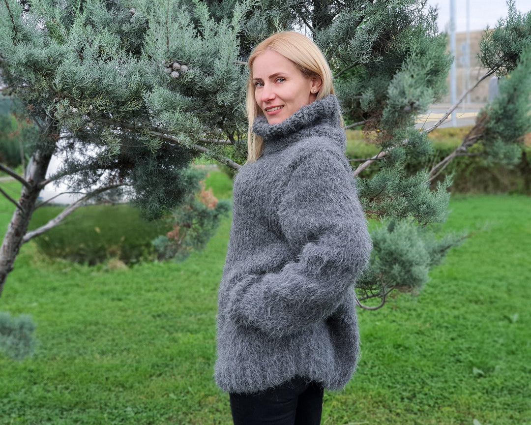 Suri Alpaca Sweater, Hand Knitted Fuzzy Gray Jumper, Not Brushed No Mohair Pullover T925