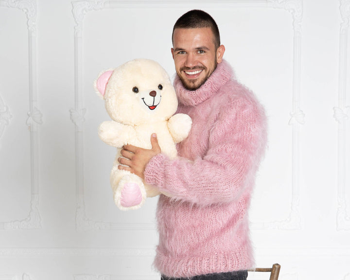 Pink Mohair Sweater – Hand-Knitted Stylish Men’s Fluffy Pullover T640M