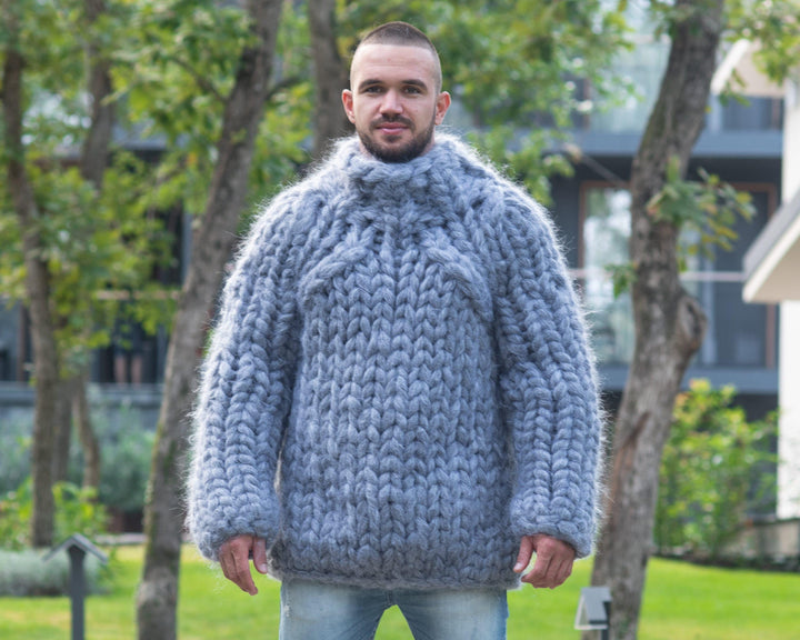 Fluffy 40-Strand Mohair Sweater – Extra Thick Hand-Knitted Gray Pullover T880M