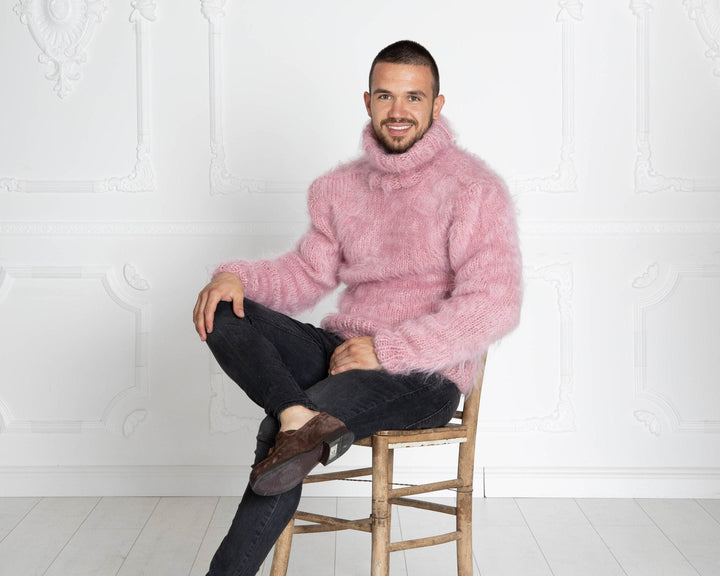Pink Mohair Sweater – Hand-Knitted Stylish Men’s Fluffy Pullover T640M