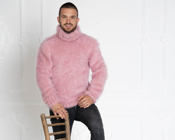 Pink Mohair Sweater – Hand-Knitted Stylish Men’s Fluffy Pullover T640M