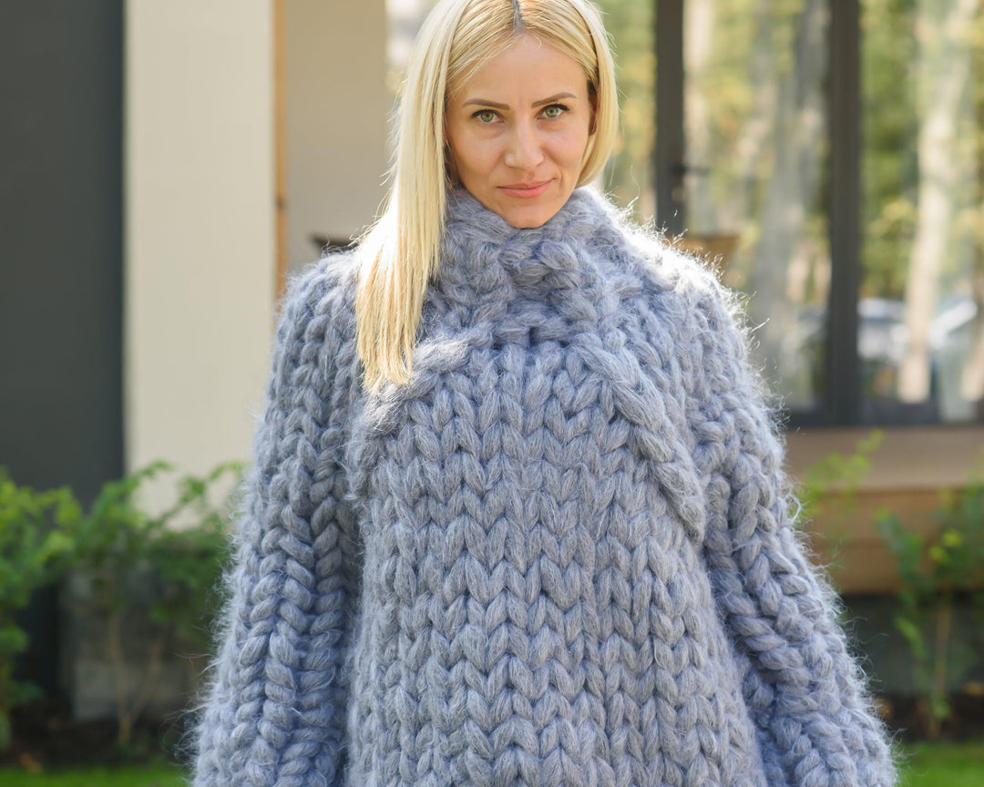 Fluffy 40-Strand Mohair Sweater – Extra Thick Hand-Knitted Gray Pullover T880M