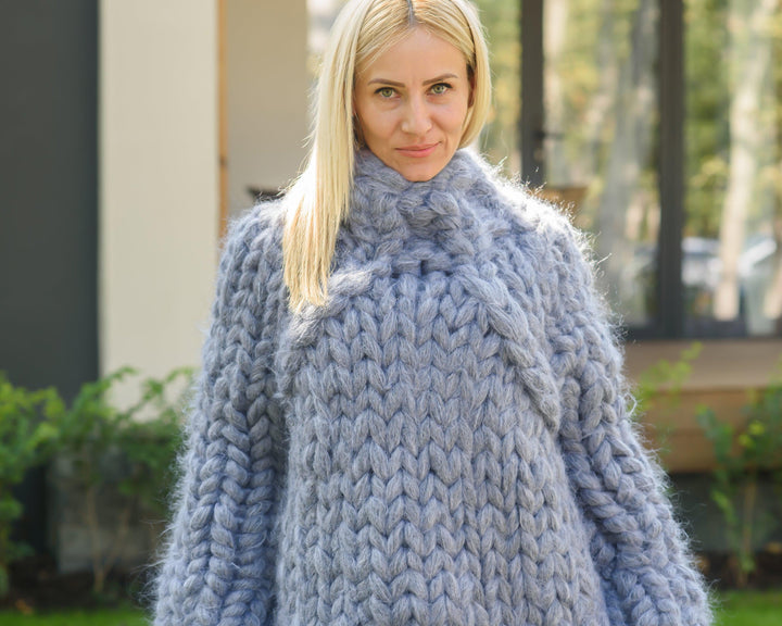 Fluffy 40-Strand Mohair Sweater – Extra Thick Hand-Knitted Gray Pullover T880M