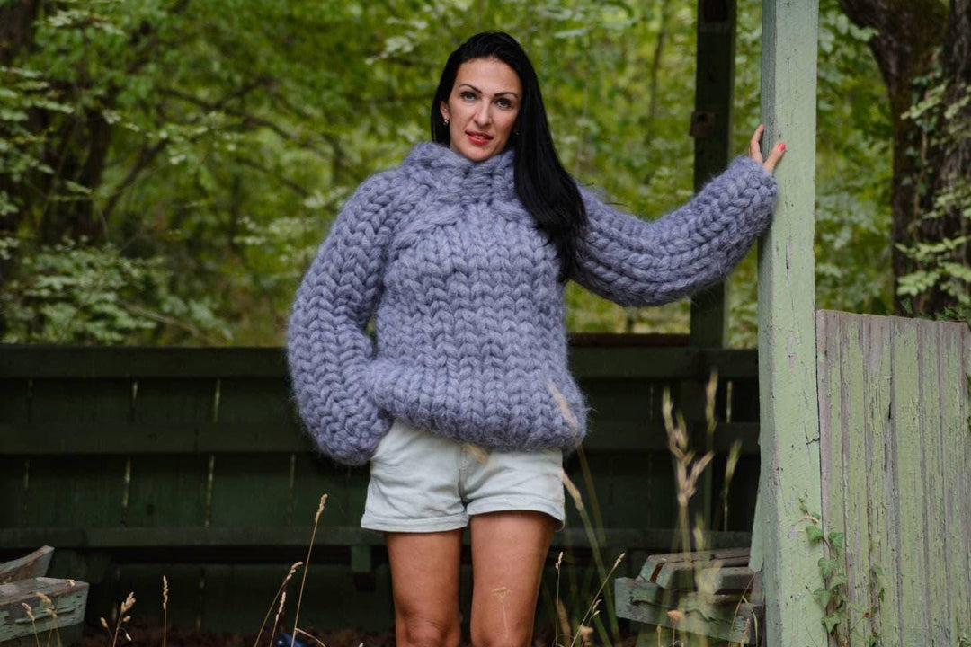 Fluffy 40-Strand Mohair Sweater – Extra Thick Hand-Knitted Gray Pullover T880M