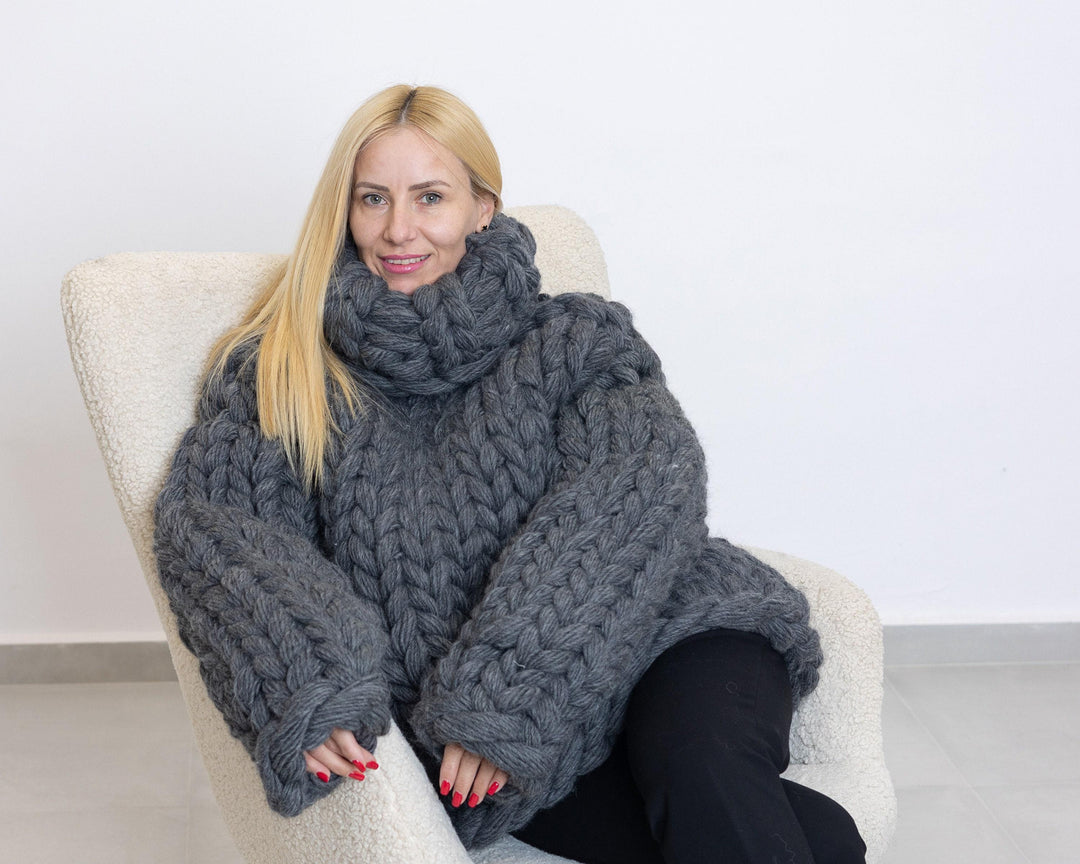 30-Strand Chunky Wool Sweater – Huge Hand-Knitted Oversized Pullover in 100% Soft Wool T1524