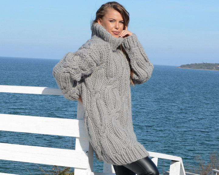 Cable Knit Wool Sweater – Hand-Knitted Huge Chunky Pullover T661W