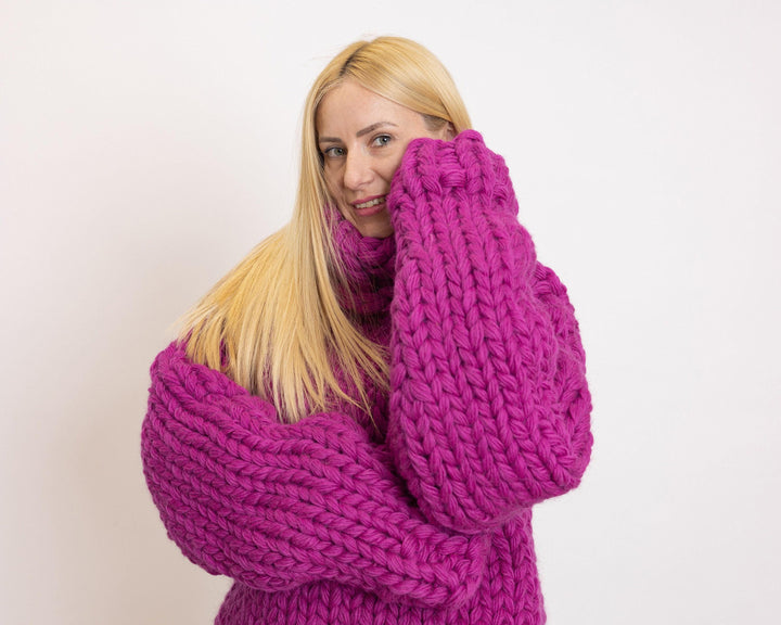 5 kg Chunky Wool Sweater – Huge Hand-Knitted Oversized Pullover T1523
