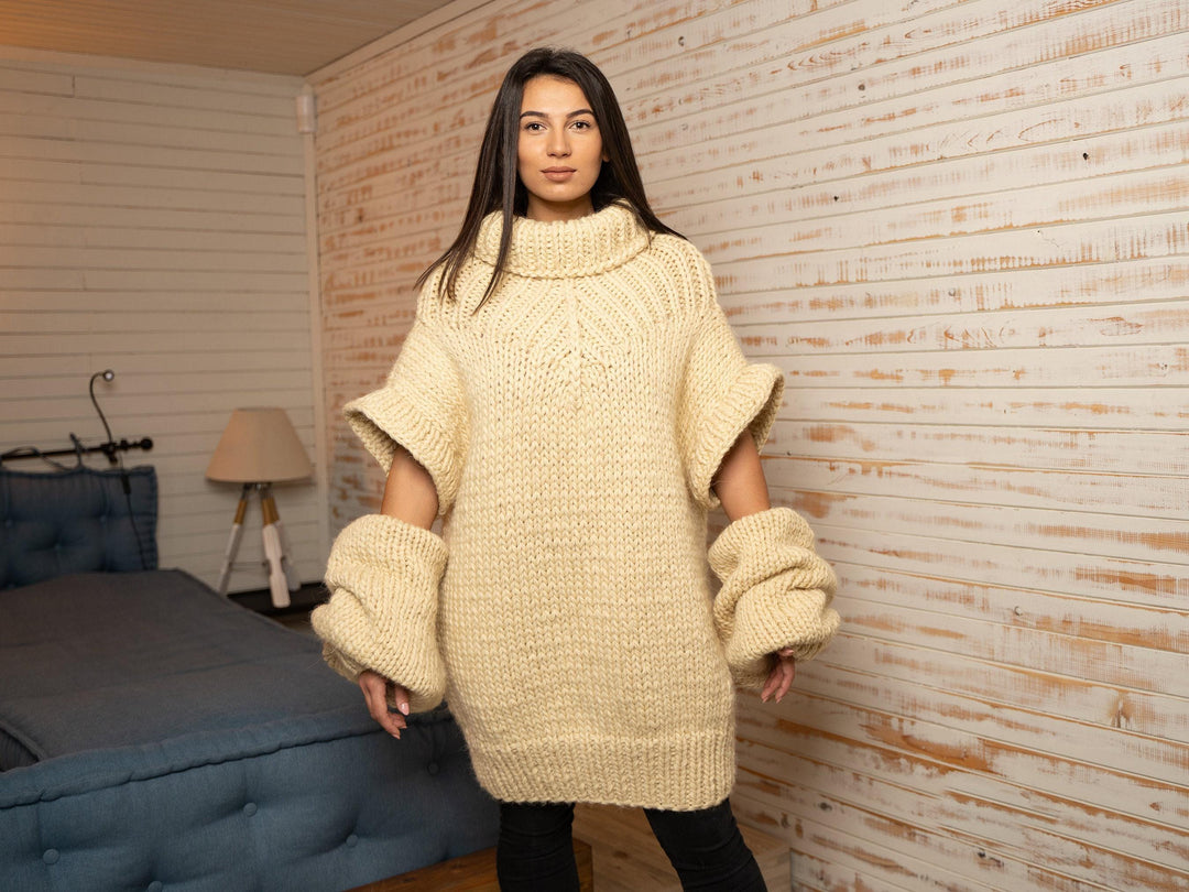 100% Wool Sweater with Removable Sleeves – Chunky Hand-Knitted Jumper T1099