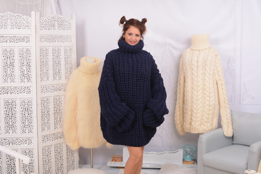 3 kg Oversized Wool Sweater – Thick Hand-Knitted Jumper T750
