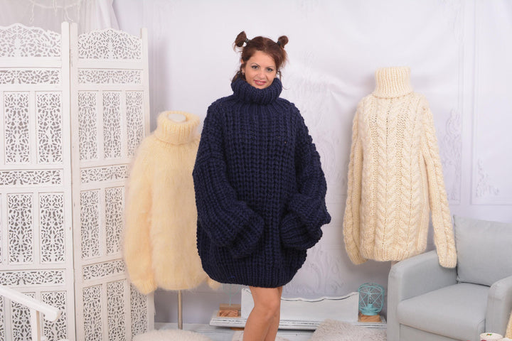 3 kg Oversized Wool Sweater – Thick Hand-Knitted Jumper T750