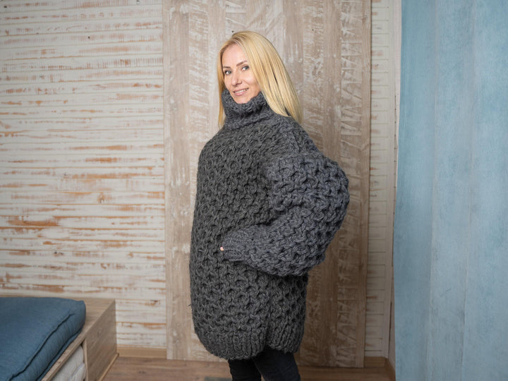 Gray Chunky Men Sweater,  oversized honey comb cable knit pullover T1104