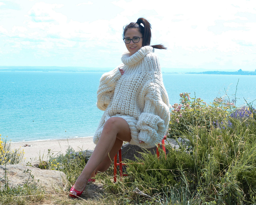 3 kg Oversized Wool Sweater – Thick Hand-Knitted Cream Fisherman Rib Jumper T786W