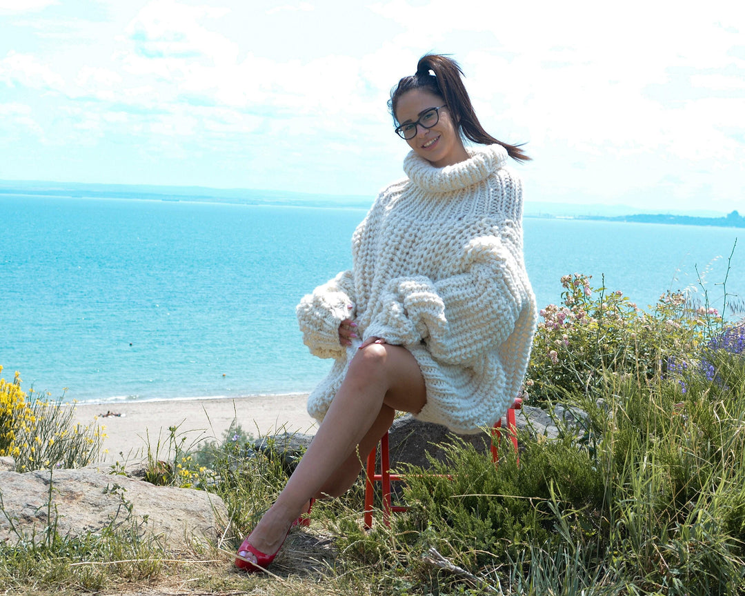 3 kg Oversized Wool Sweater – Thick Hand-Knitted Cream Fisherman Rib Jumper T786W