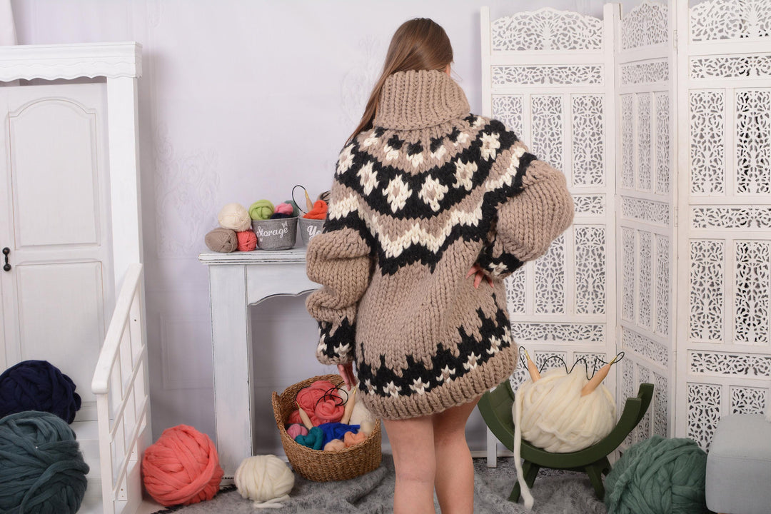 Heavy Nordic Wool Sweater – Hand-Knitted Chunky Icelandic Pullover T729W