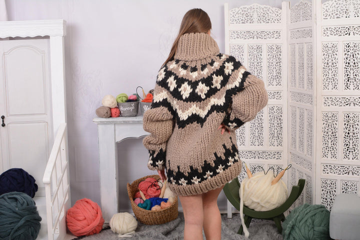 Heavy Nordic Wool Sweater – Hand-Knitted Chunky Icelandic Pullover T729W