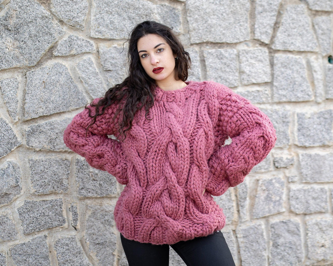 Ash Pink Wool Sweater – Hand-Knitted Oversized Women’s Cable Crewneck Pullover T817