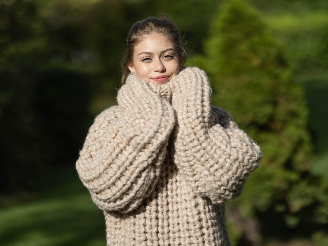 Chunky Soft Sweater – Hand-Knitted Pullover in Extra Fine Merino Wool T1283
