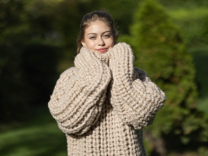 Chunky Soft Sweater – Hand-Knitted Pullover in Extra Fine Merino Wool T1283