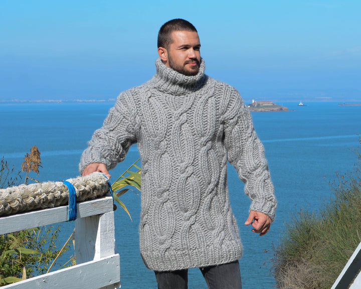 Huge Cable Knit Wool Sweater – Chunky Hand-Knitted Gray Pullover T661M