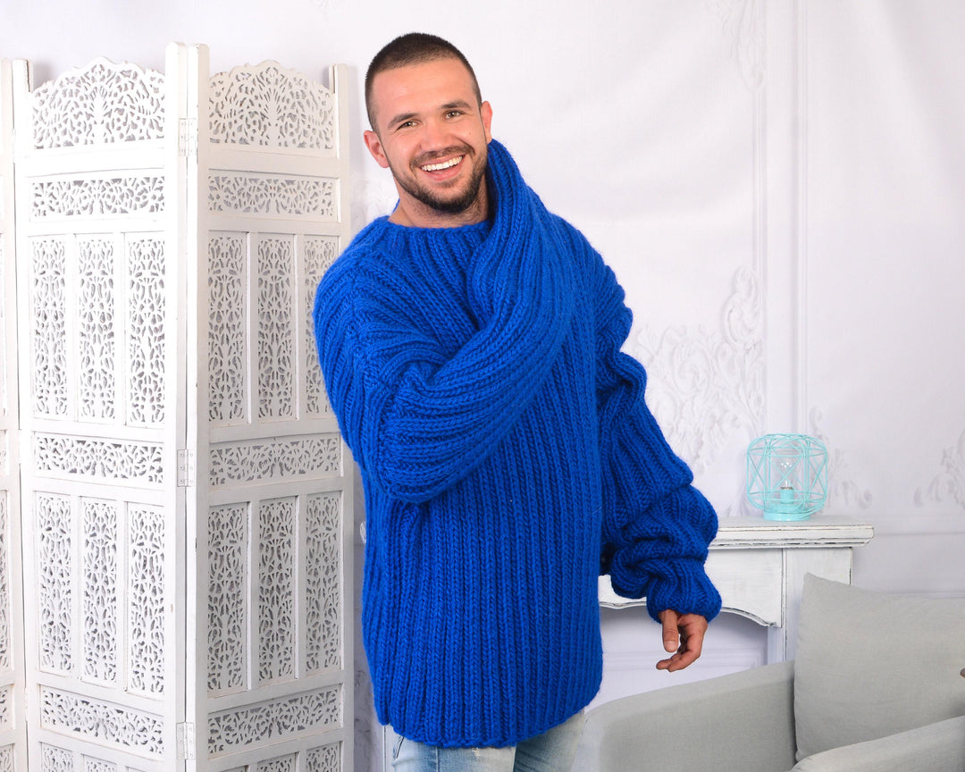 Men’s Ribbed Blue Wool Sweater – Hand-Knitted Chunky Pullover with Extra Long Sleeves T781M