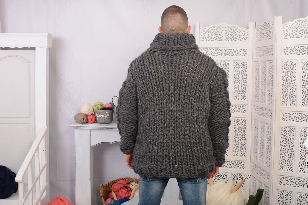 Chunky 8-Strand Wool Sweater – Hand-Knitted Gray Cable Knit Jumper T706M