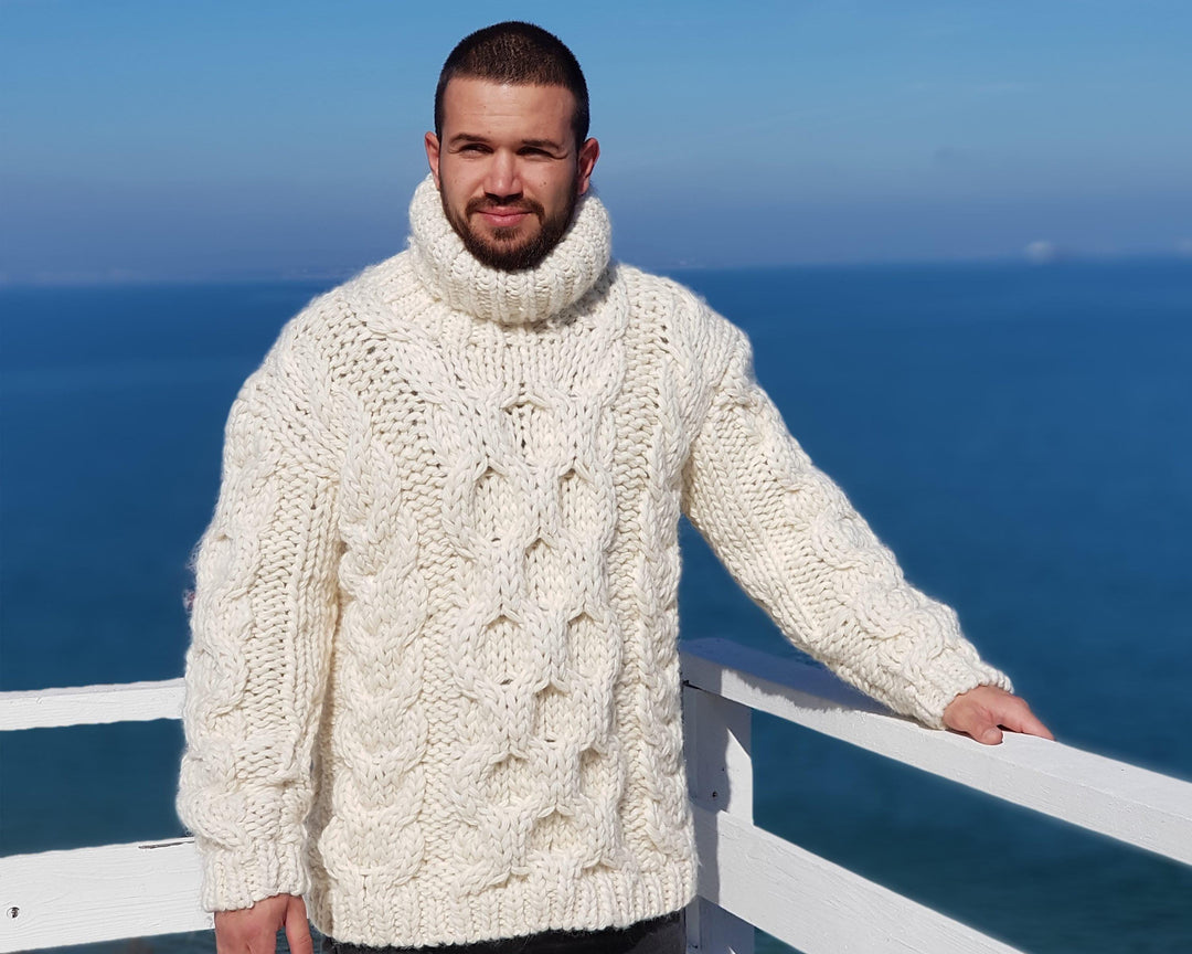 Hand-Knitted Cream Wool Sweater – Chunky Cable Knit Oversized Pullover T657M