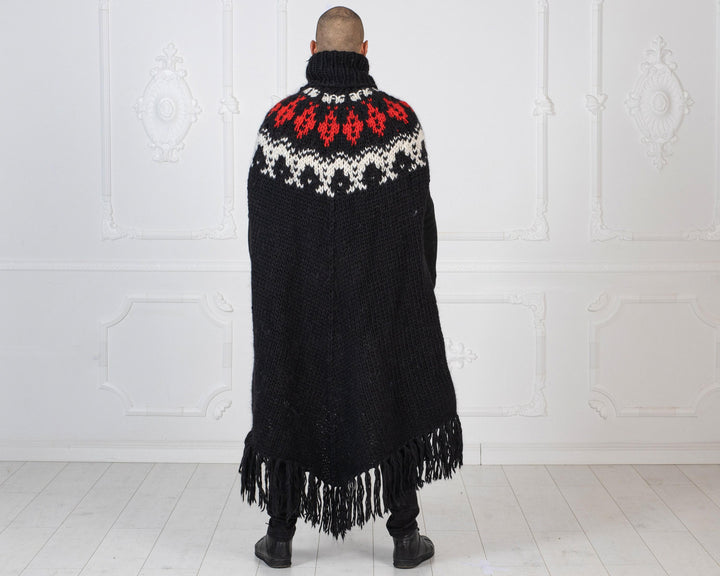 Black Wool Poncho – Oversized Icelandic Pattern Chunky Knit Body Cover T975M