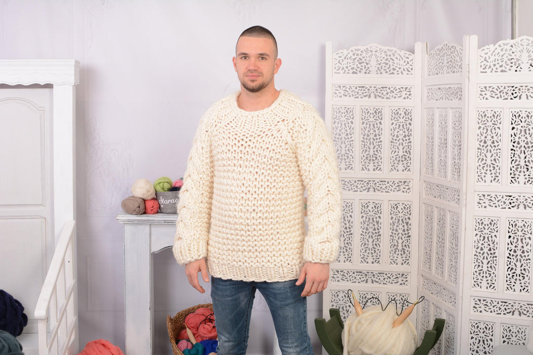Hand-Knitted 5-Strand Wool Sweater – Soft Chunky Men’s Pullover T722M