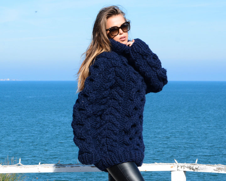 Blue Chunky Knit Sweater – Hand-Knitted Oversized Cable Jumper for Men T658M
