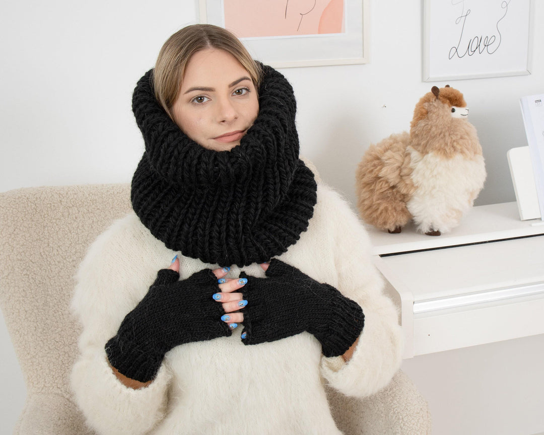 Woolen Mittens – Hand-Knitted Itchy Wool Fingerless Winter Gloves T1346