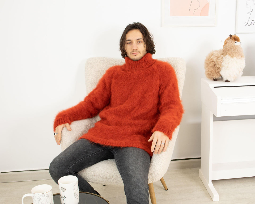 Fluffy Suri Alpaca Sweater – Hand-Knitted Fuzzy Jumper from Long-Haired Yarn T1327