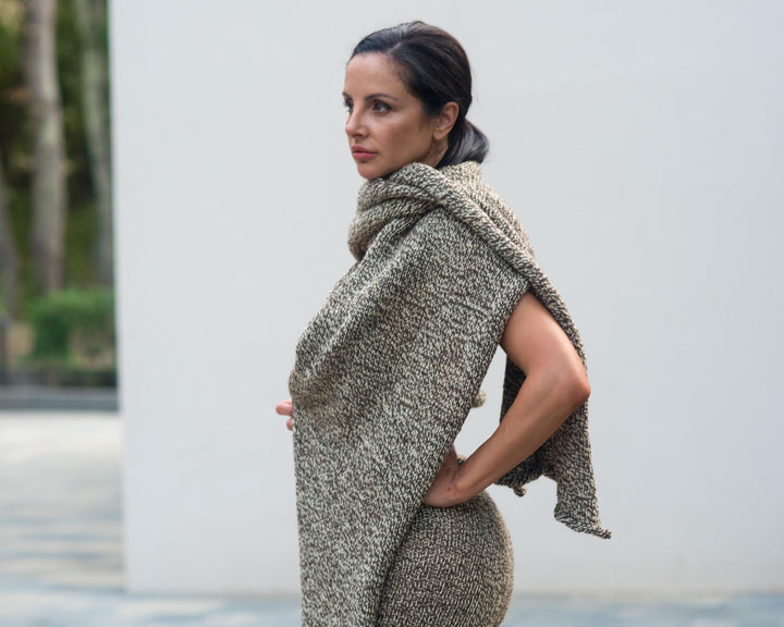 Unisex Wool Scarf – Hand Knitted Itchy Raw Wool Neck Warmer T867