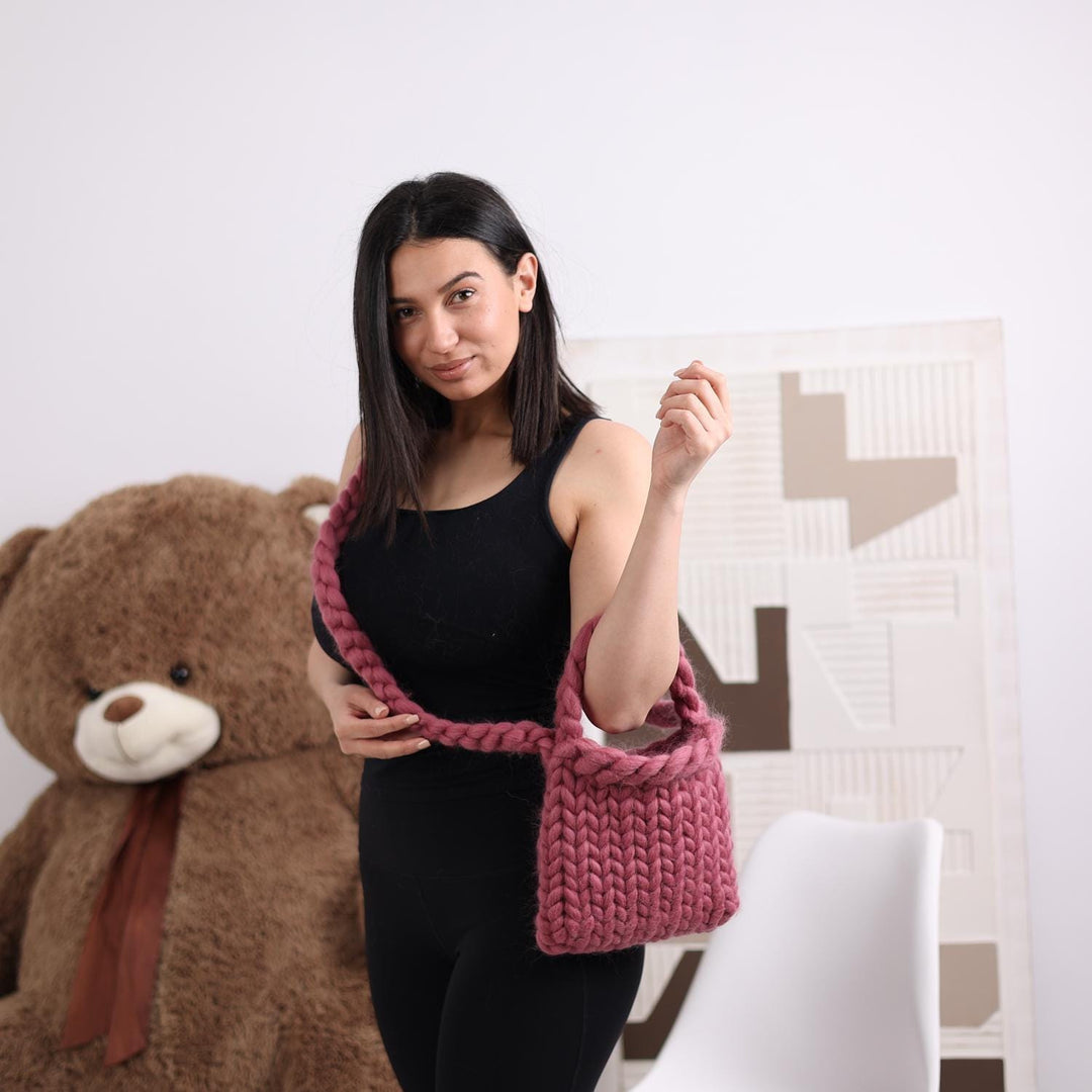 Chunky Merino Knit Crossbody Bag – Hand Knitted Unspun Wool Shoulder Bag T1855