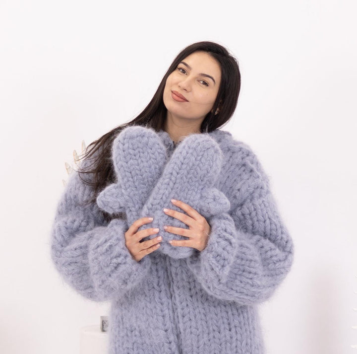 Gray Mohair Mittens – Hand Knitted Extra Chunky Fluffy Gloves T1624A