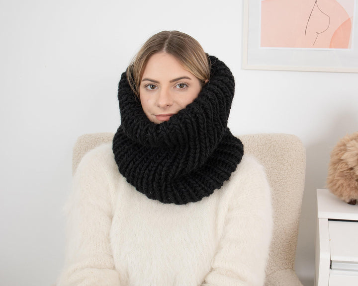 Turtleneck Ribbed Wool Scarf – Hand Knitted Unisex Neck Warmer T1344