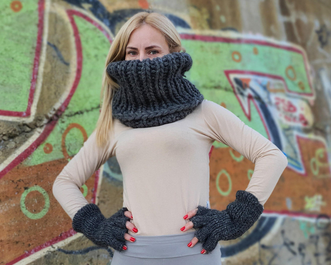 Hand Knitted Wool Gloves – Chunky Fingerless Mittens in Raw Wool T928