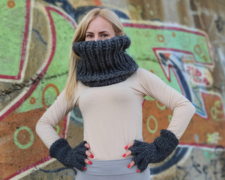Hand Knitted Wool Gloves – Chunky Fingerless Mittens in Raw Wool T928