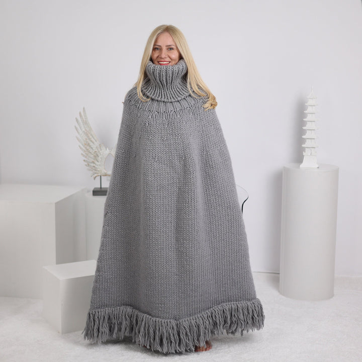 Grey Wool Poncho – Hand Knitted Chunky Knit with 50 cm Turtleneck T1628