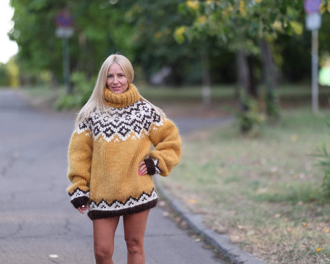 Super Chunky Nordic Mohair Sweater, Hand Knitted 10-Strand Icelandic Pullover T1460