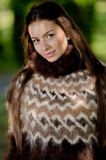 Brauner Mohair-Pullover – Handgestrickter isländischer nordischer Pullover T109