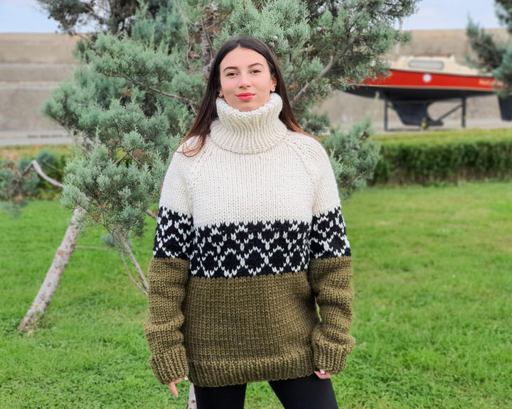 Heavy Nordic Wool Sweater, Hand Knitted 5-Strand Chunky Icelandic Pullover T919