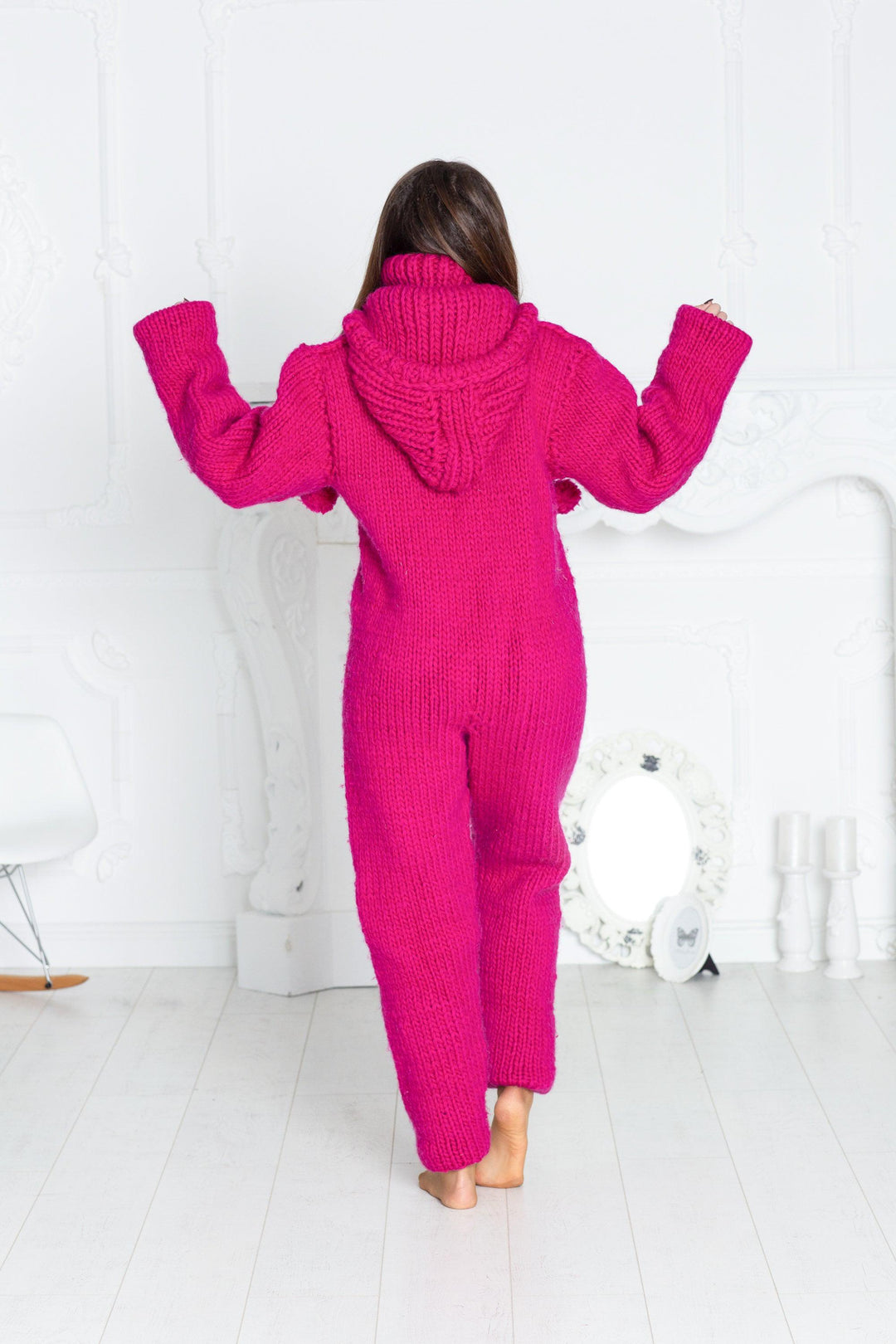 Wool Catsuit 3.5 kg – Hand-Knitted Chunky Hooded Full Body Jumpsuit – Heavy Knit One-Piece – T603