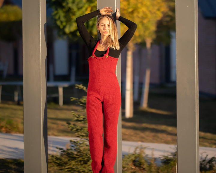 One available in size S, Overall made of Itchy 100 % Wool, Red Catsuit  T1308