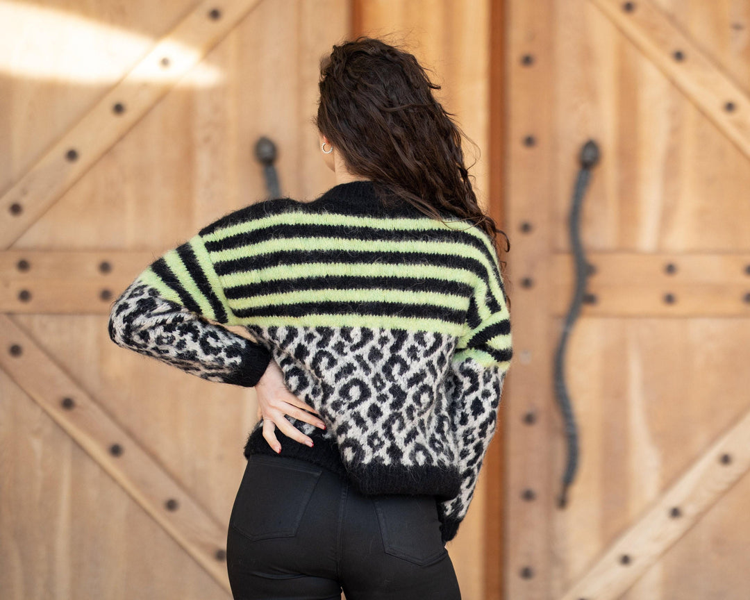 One available in size XL, Alpaca and merino wool mixhand knitted sweater T1063