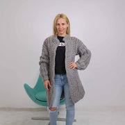 Ein verfügbarer Mantel in Größe 6XL, 100% Wollcardigan, handgestrickter Cardigan T1890