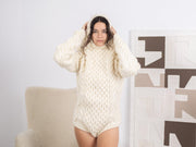 Erhältlich in Größe 2XL, Wolle-Bodysuit mit Kapuze, handgestrickter Strampler T1683